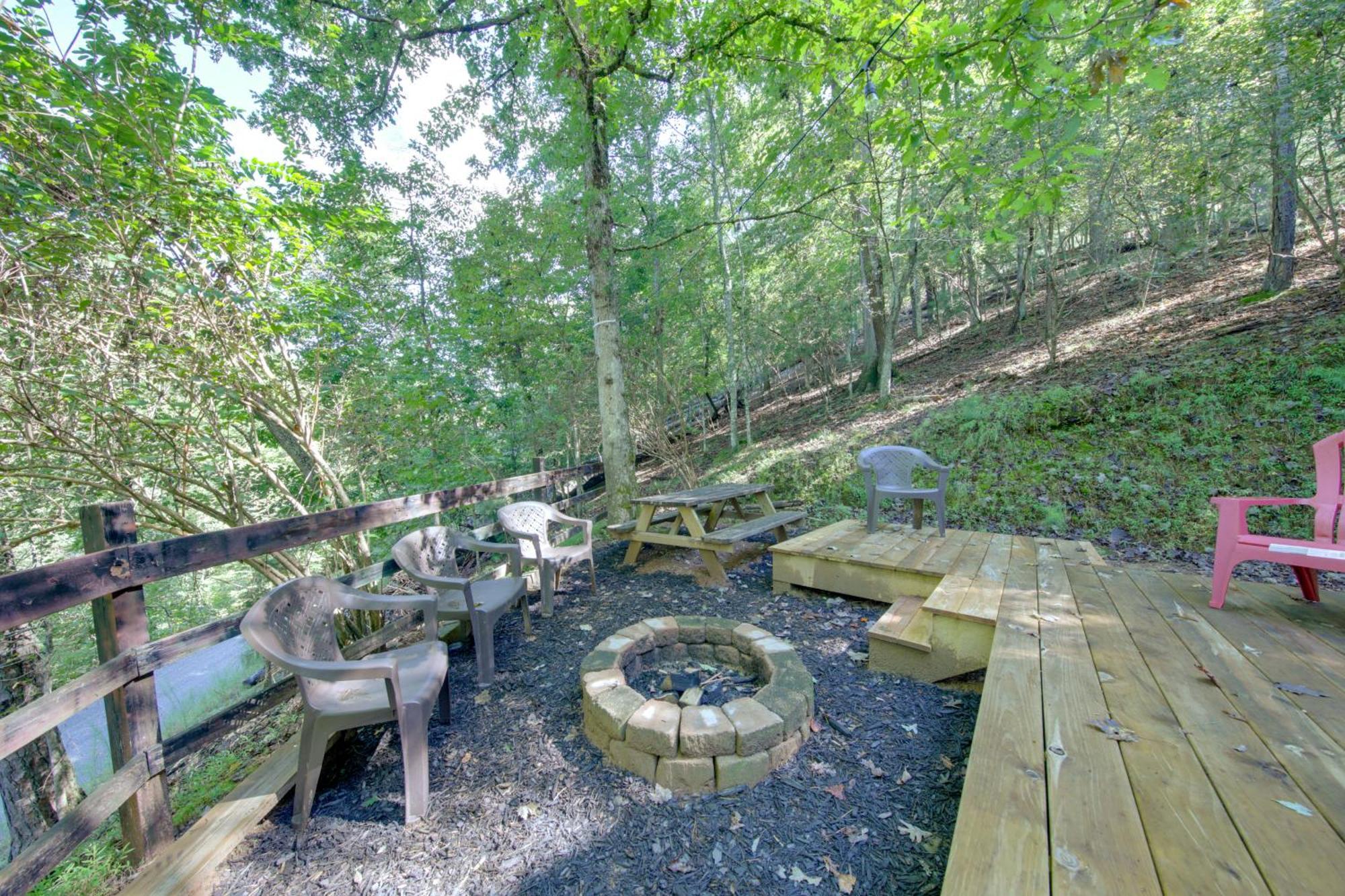 Pet-Friendly Ellijay Cabin In The Woods On 1 Acre! Villa Exterior foto