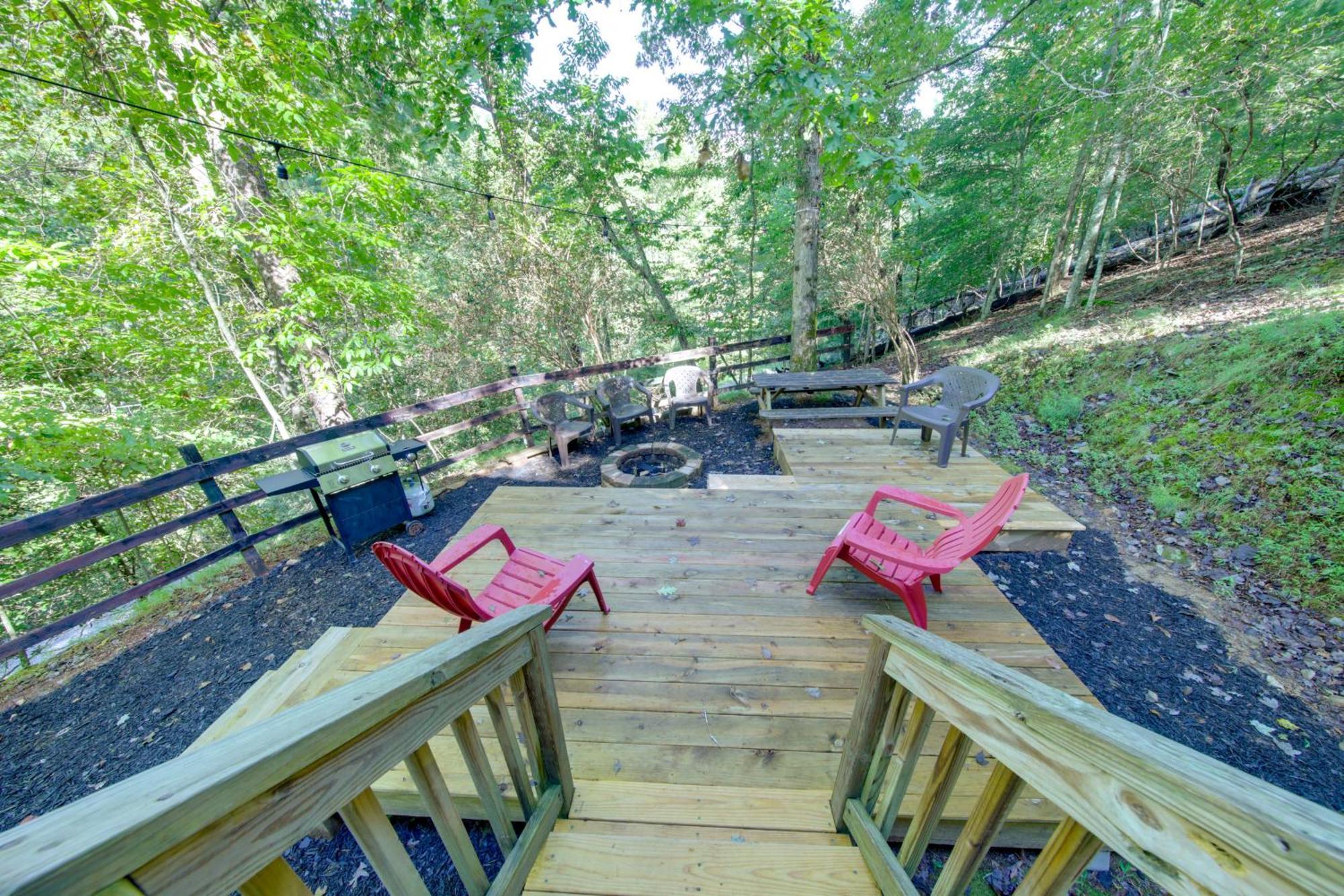 Pet-Friendly Ellijay Cabin In The Woods On 1 Acre! Villa Exterior foto